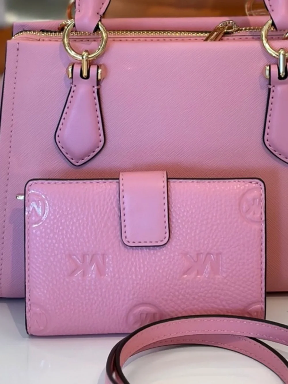 Michael Kors Jet Set Travel Medium Logo Debossed Billfold Wallet Carnation NWT